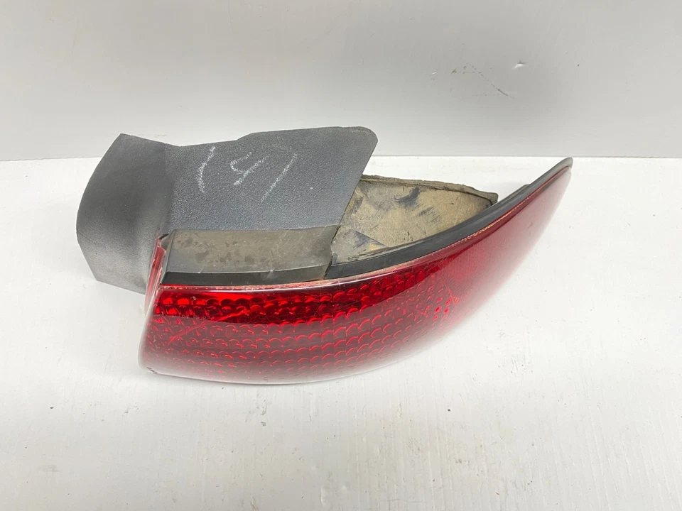 Ford Contour 1995-1997 montaje de luz trasera lateral derecha mensajero fabricante de equipos originales, Foto 3 de 4