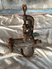 VINTAGE OLD CAST METAL MEAT GRINDER KITCHENALIA