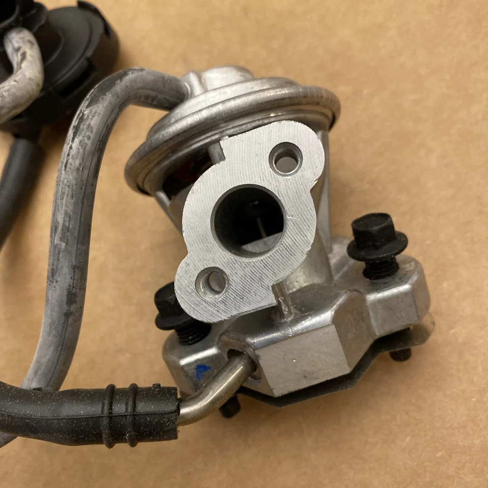 Válvula BWD EGR para Chrysler Concorde, Intrepid, New Yorker, LHS, Dodge Intrepid Foto 2 de 4