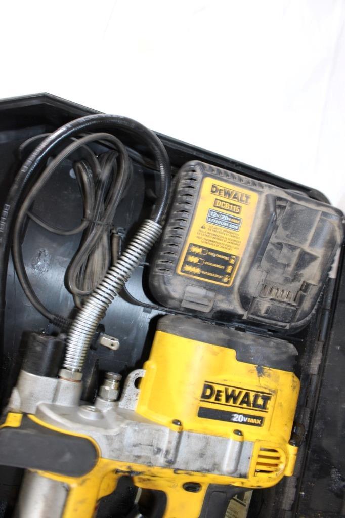 DeWalt DCGG571 20V Max Lithium Ion Cordless Grease Gun Kit 885911330381