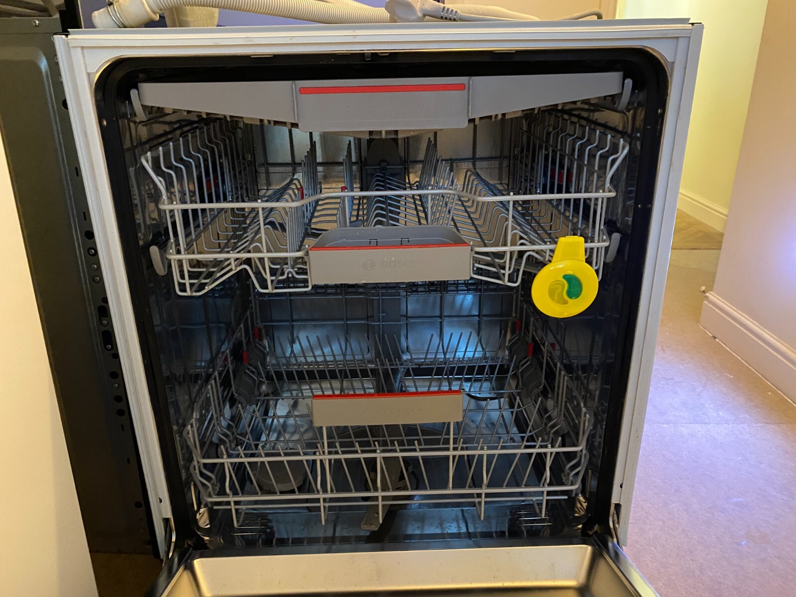 Bosch Integrated Dishwasher SMV68MD01G Picture 7 of 11