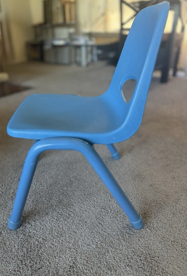 "Silla apilable para niños con marco de acero resistente asiento de 15,5"" azul resistente calidad gordita" Foto 2 de 4