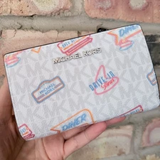 Michael Kors Jet Set Travel Bifold Coin Card  Zip Wallet Leather Optic White
