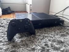 Microsoft Xbox One 500GB Black Console Controller Included