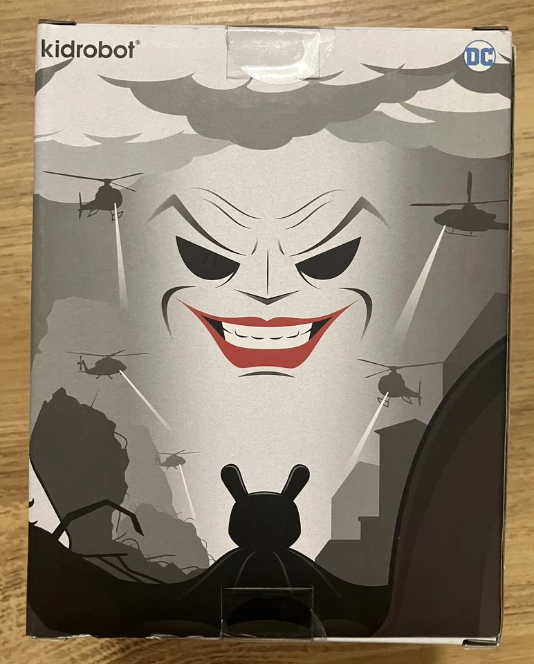 ¡NUEVO! Kidrobot - DC Batman Clásico 5" Coleccionable Vinilo Dunny -NUEVO Foto 3 de 4