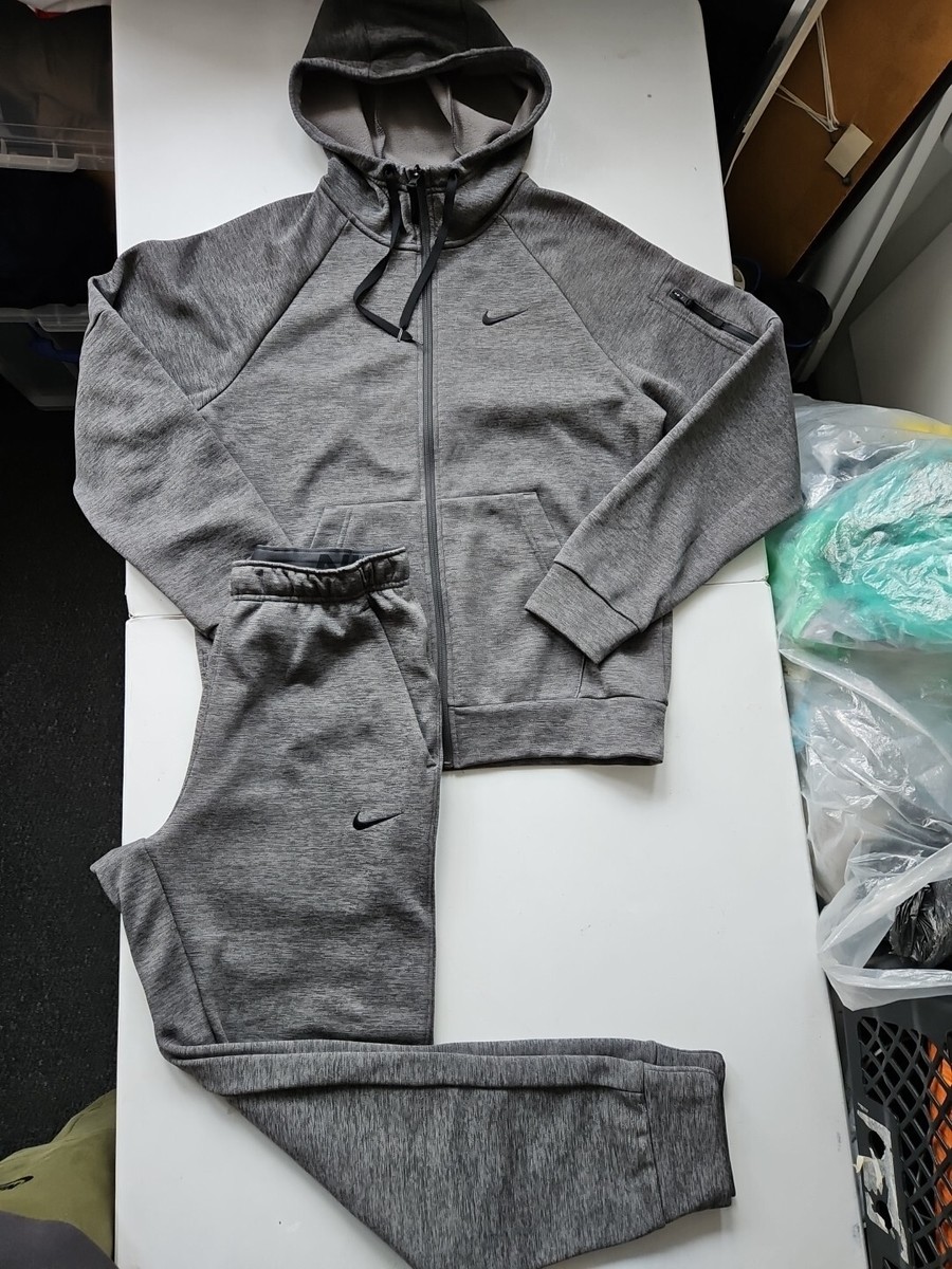 nike therma tracksuit grey