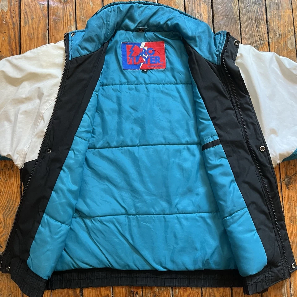 Vintage Pro Player Daniel Young Charlotte Hornets Jacket Men’s Small Insulated - Image 3 of 4