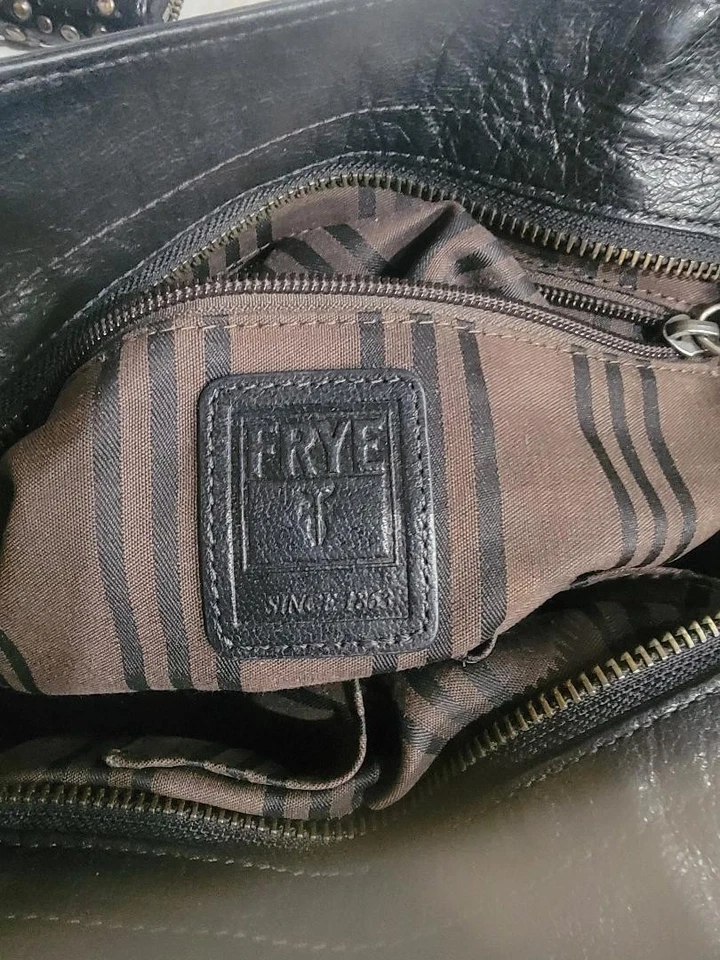 FRYE a Rare find DEBORAH Bolso de Mano Cartera con Tachuelas de Cuero Negro Foto 4 de 4