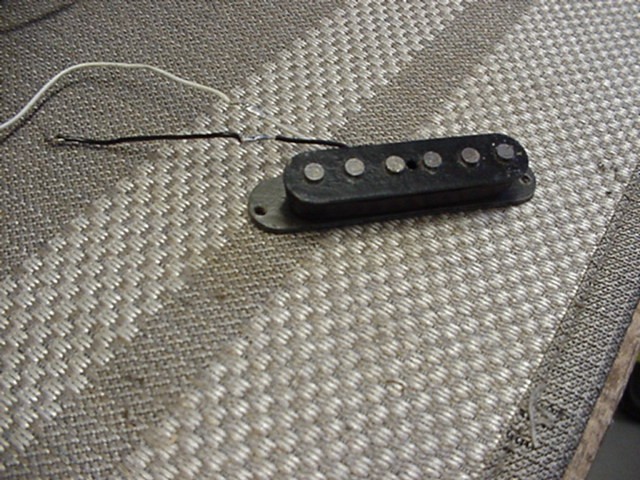 Vintage Fender 1976 Stratocaster Electric Guitar Pickup pickup