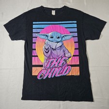 Star Wars "The Child" T-Shirt Baby Yoda Size Medium Short Sleeve Grogu