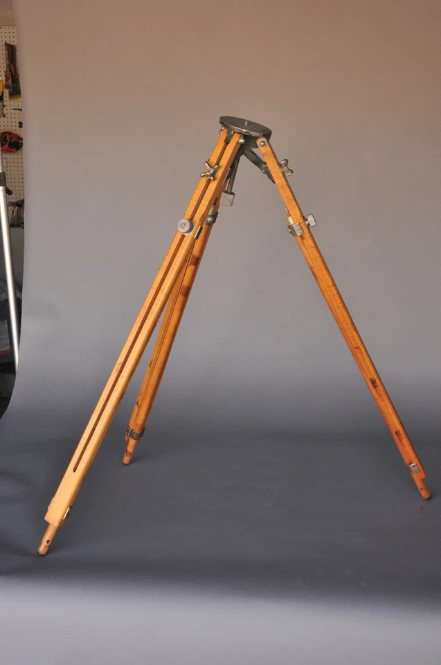 Tripé telescópico de madeira antigo Eastman Kodak Co. 55" - Imagem 2 de 4