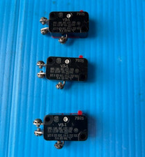 Honeywell V3-1 SPDT Standard Plunger Micro Switch 15.1A 1/2HP 250VAC qt 3