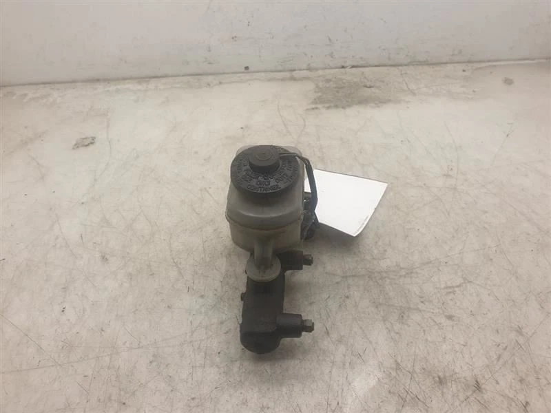 89-94 TOYOTA PICKUP 2.4L 4CYL BRAKE MASTER CYLINDER ASSEMBLY  - Image 4 of 4