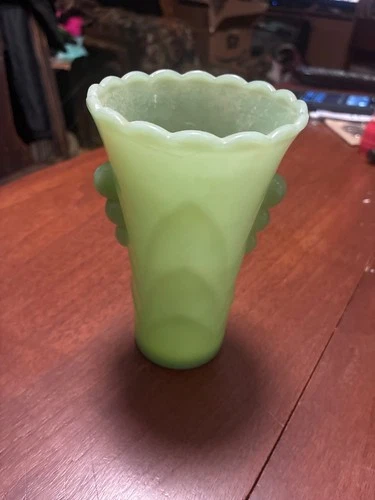 Vintage Jadeite Anchor Hocking Fire King Green Scalloped Glass Art Deco Vase