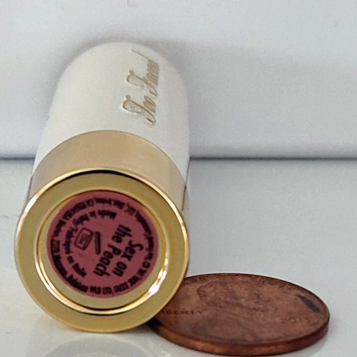 Batom Too Faced SEX ON THE PEACH Moisture Matte *MINI TAMANHO DE VIAGEM* 1g 0,03 oz - Imagem 2 de 2