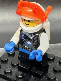 LEGO Space Ice Planet 2002 Male minifigure 6879 6898 6973 6983 sp018