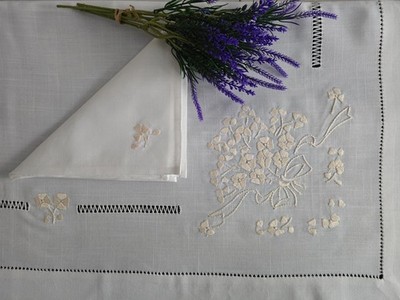 Elegante handbestickte Tischdecke aus Leinenmischung 12-Sitzer