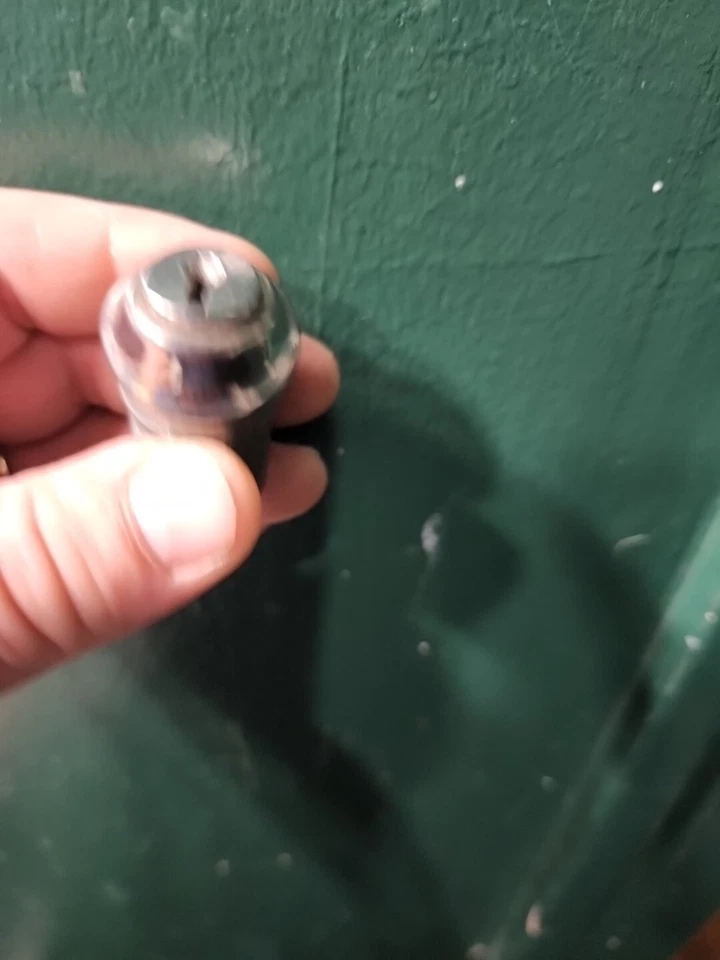 Conjunto de bloqueo de compartimento de guantes para camionetas Chevrolet GM 1940-1954 4099314 OEM NUEVO DE STOCK  Foto 2 de 4