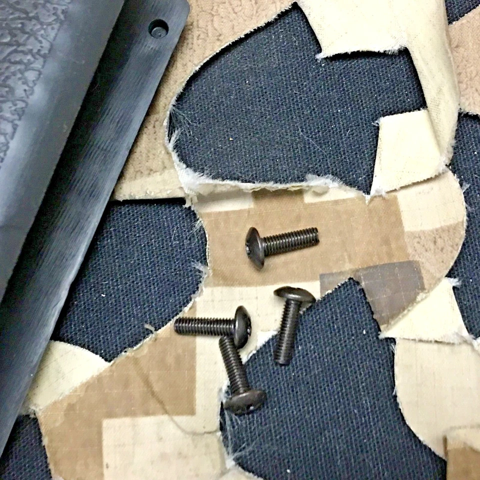 NUEVO Empuñadura de goma envolvente Kingman Spyder XTRA con tornillos - Negra 32E Foto 4 de 4