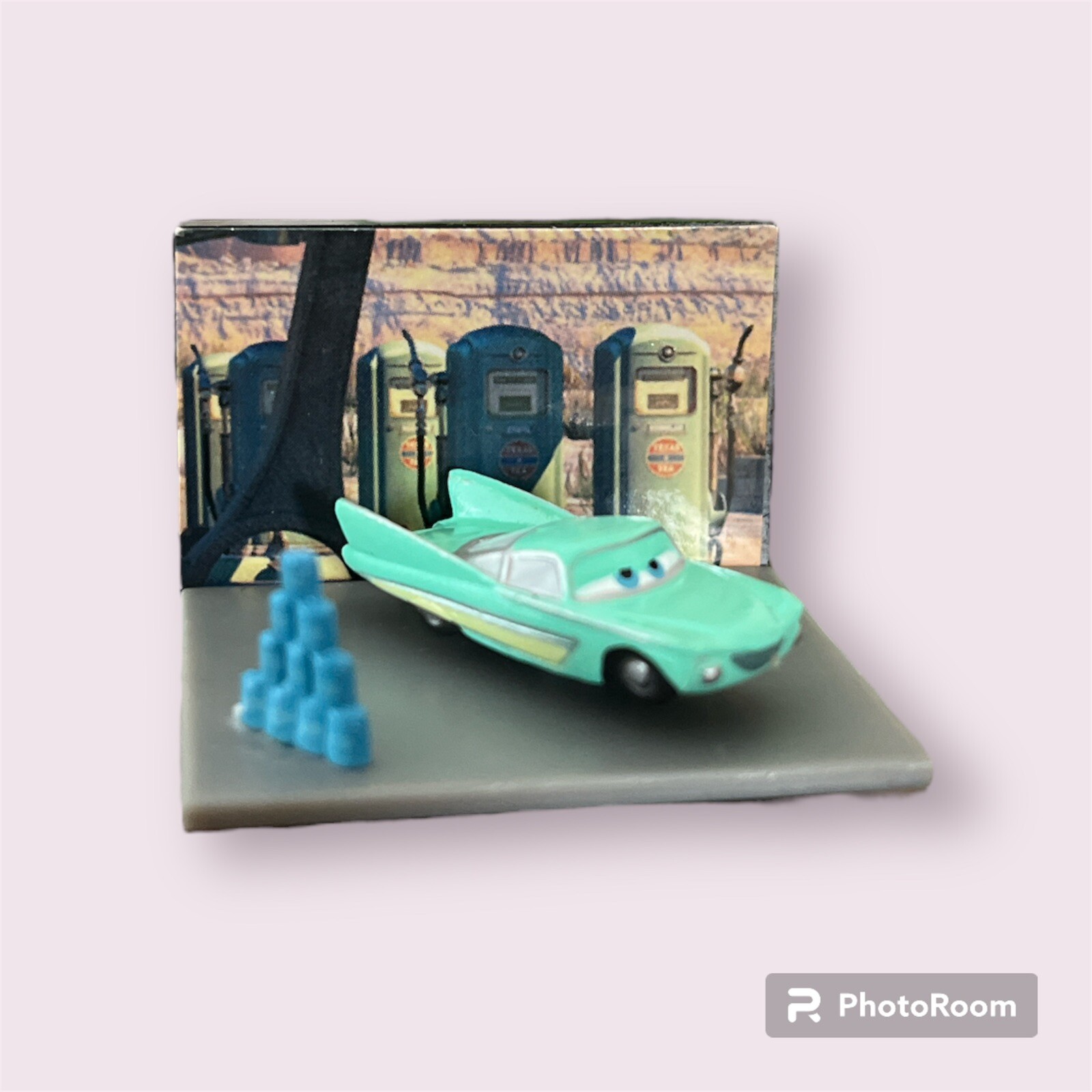 Tomy Yujin Disney Cars Flo Flo's V-8 Cafe Mini Figure Collection