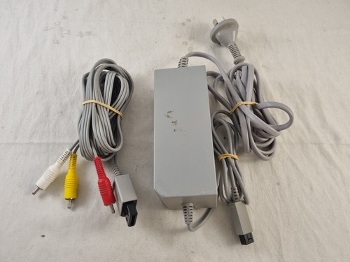 Big Nintendo Wii Console Bundle Remotes Games & Accessories READY TO PLAY - Picture 12 of 16