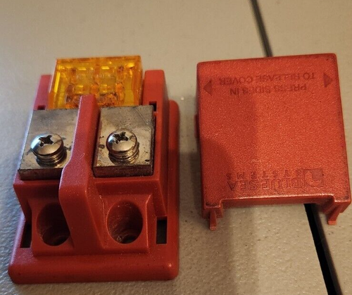BLUE SEA 40 AMP FUSE AND MAXI FUSE BLOCK PREOWNED
