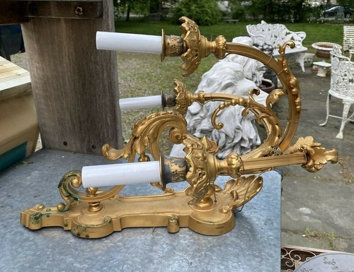 ANTIGUA LÁMPARA DE APLIQUE LUZ DE PARED CANDELABRO DE 3 LUCES BRONCE DORADO VICTORIANO - Imagen 9 de 9