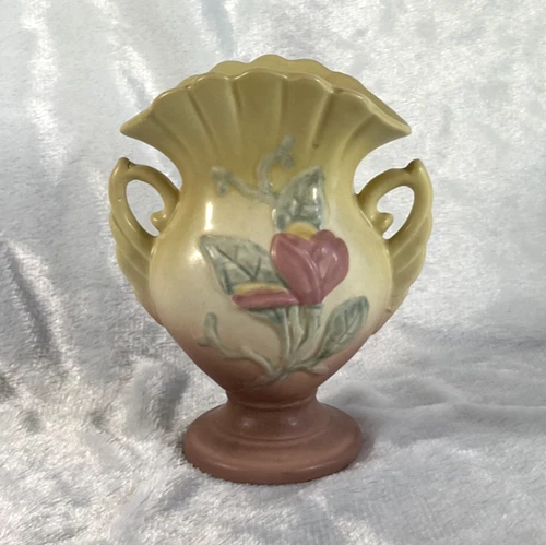 1940s Hull Pottery Matte Magnolia Double Handled Fan Vase - Beautiful Piece!