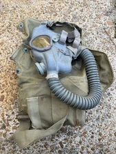 Original  WW2 US Kidney Early War Gas Mask with Canvas Bag