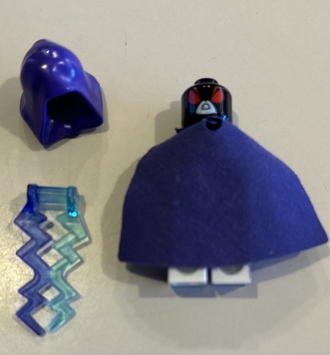 LEGO 2017 DC Comics Teen Titans Go! Minifigure Raven Purple Cape & Hood dim048 - Picture 3 of 5