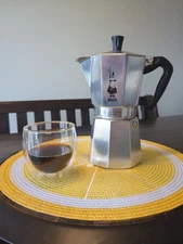 Bialetti 16oz 8 cup Moka Express Crusinallo Stovetop Coffee Espresso pot 10" H
