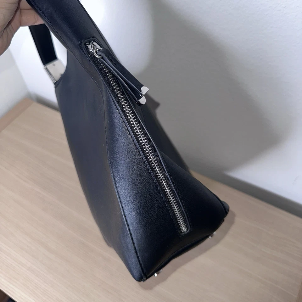 Alfani Bangle 水饺包 黑色单肩包 Y2K 风格 — 第 4/4 张图片