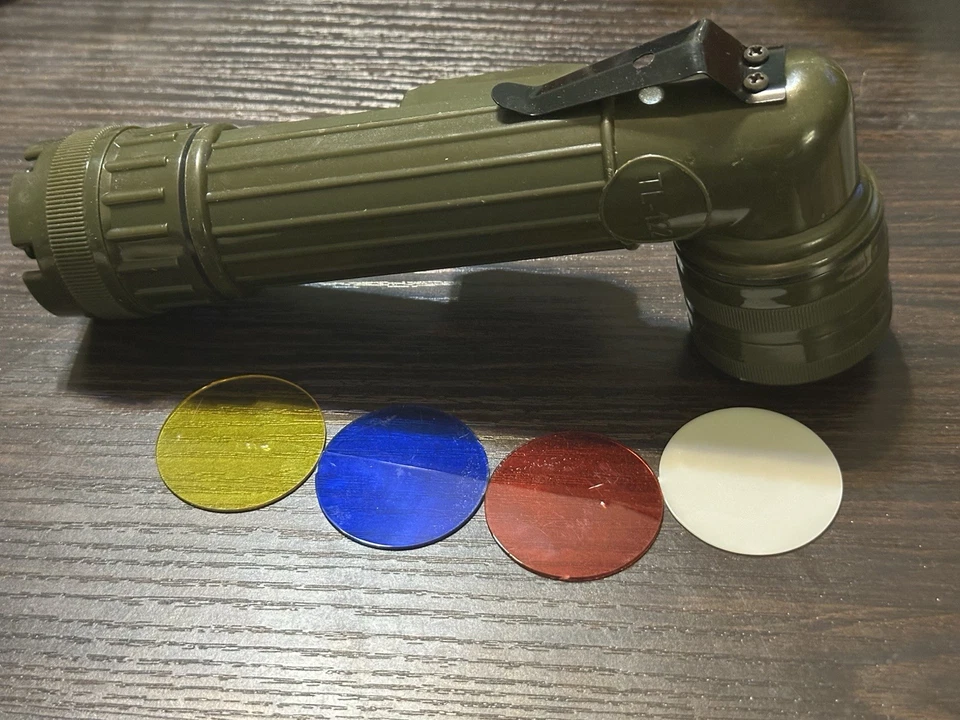 Fox Outdoor Products Anglehead Flashlight 4 Color Lenses Belt Clip Olive Drab - Image 3 of 4