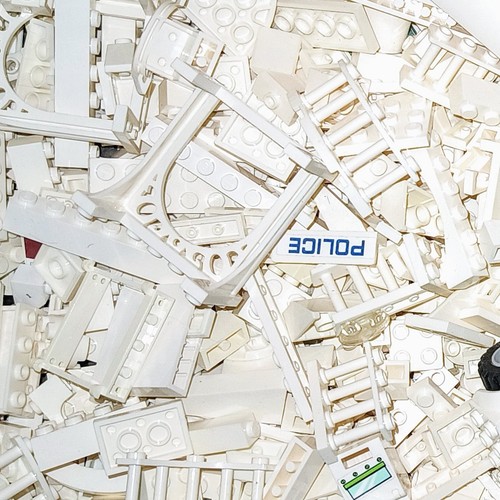 LEGO Bulk lot Bricks 500+ Pieces WHITE + FREE MINIFIGURE! Specialty Pieces Block - Picture 3 of 4