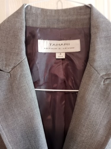 Tahari Andrew S. Levine Blazer Size 4 - Picture 3 of 5