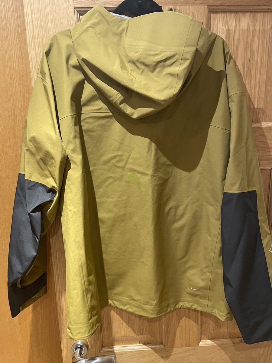 New Nike ACG Gore-Tex “Misery Ridge” Jacket Golden Beige Size