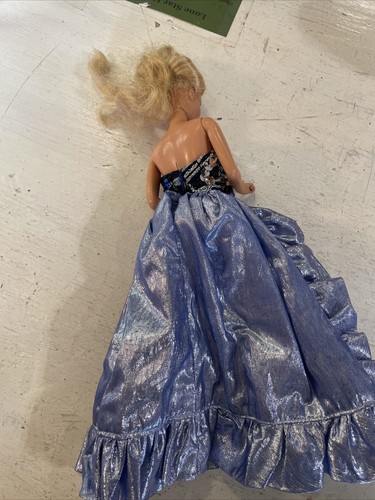 Vintage 1966 Barbie Doll With Purple Ball Gown - Picture 2 of 2