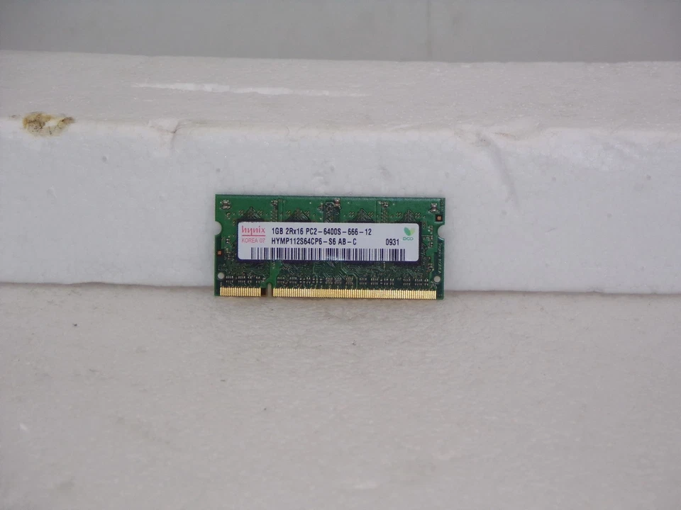 HYNIX 1GB 2Rx16 PC2-6400S-666-12 HYMP112S64CP6-S6 AB-C Laptop Memory RAM Used - Image 2 of 4