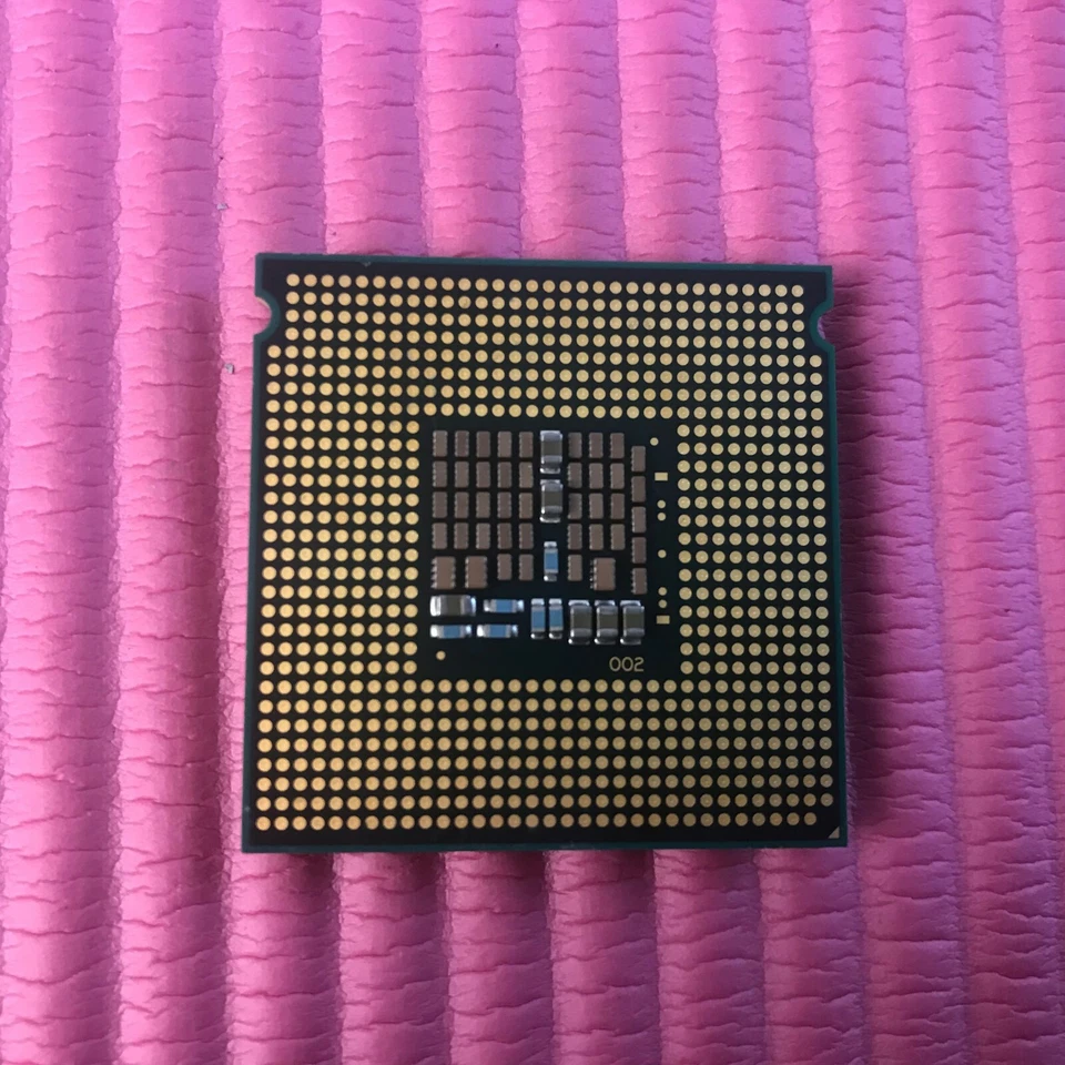 Intel Xeon E5310 E5345 E5405 E5410 E5420 E5430 E5440 E5450 E5462 E5472 CPU - Image 4 of 4