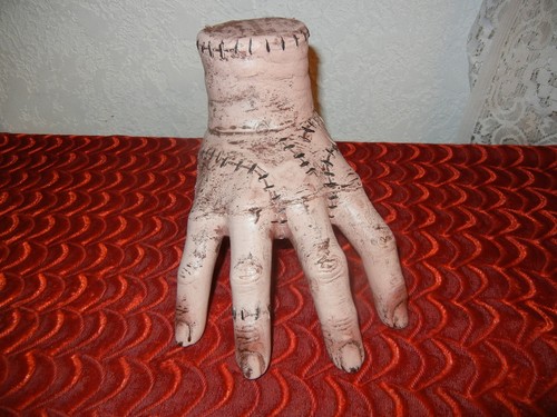 ADDAMS FAMILY THING HAND HALLOWEEN HORROR PROP DISPLAY - WEDNESDAY - SEVERED - Picture 2 of 5