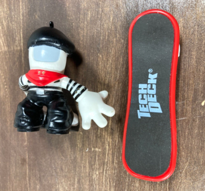 その他 BEit Dude skateboarder kicktoys BEit Dude 2008 Kicktoys Knight Rapper Skateboarder Brand New