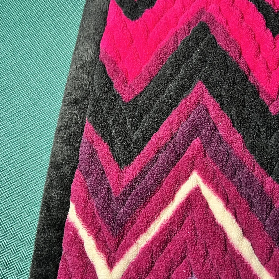 Missoni for Target Chevron Reversible Throw Blanket Passione 50 x 60 Inches - Image 3 of 4