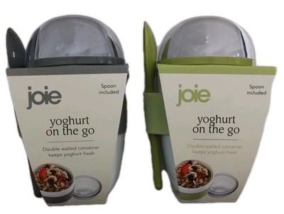 Joie Joghurt für unterwegs doppelwandiger Behälter mit Löffel hält Joghurt frisch