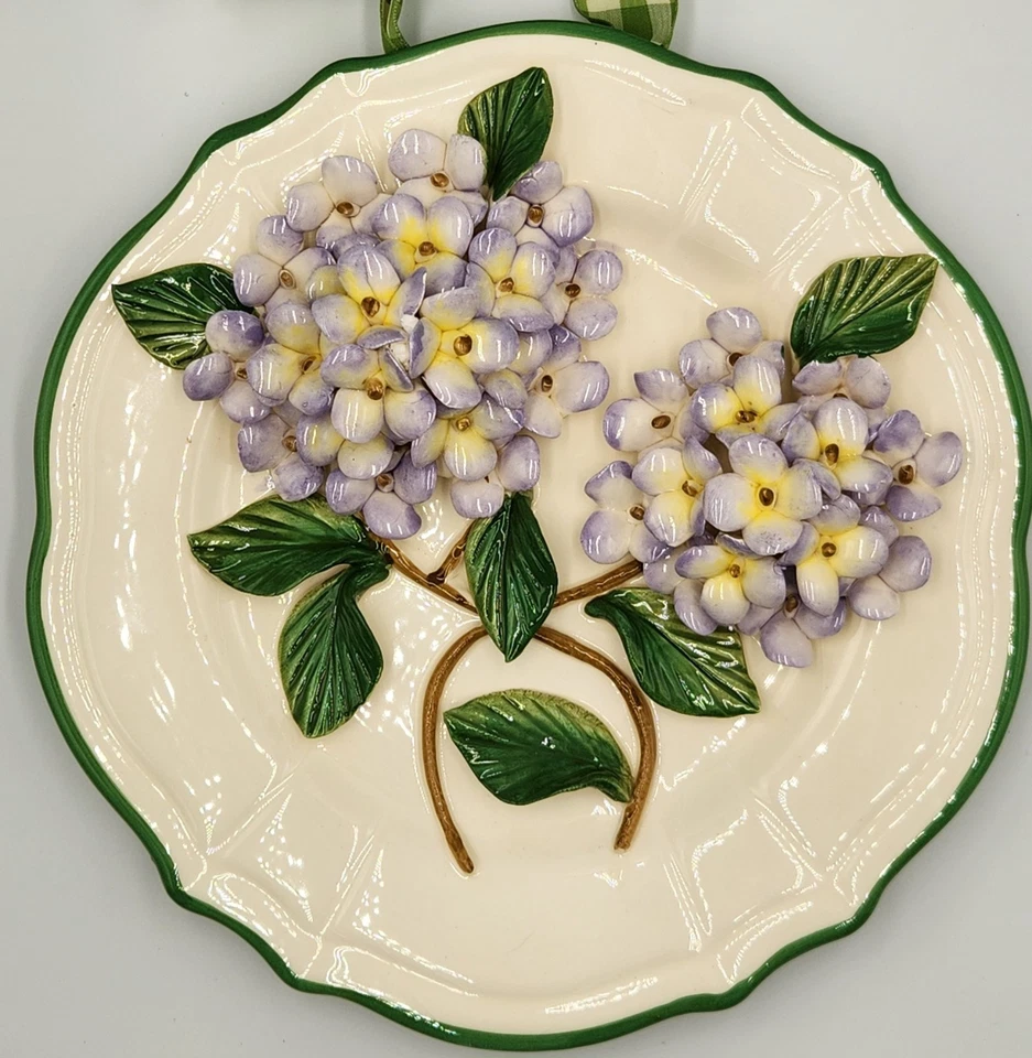 Plato colgante de pared de cerámica para hortensias Valerie Parr Hill hecho a mano y pintado a mano Foto 2 de 3