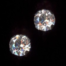 New 10K Solid White Gold 4mm Round Clear Crystal CZ Solitaire Stud Earrings kI