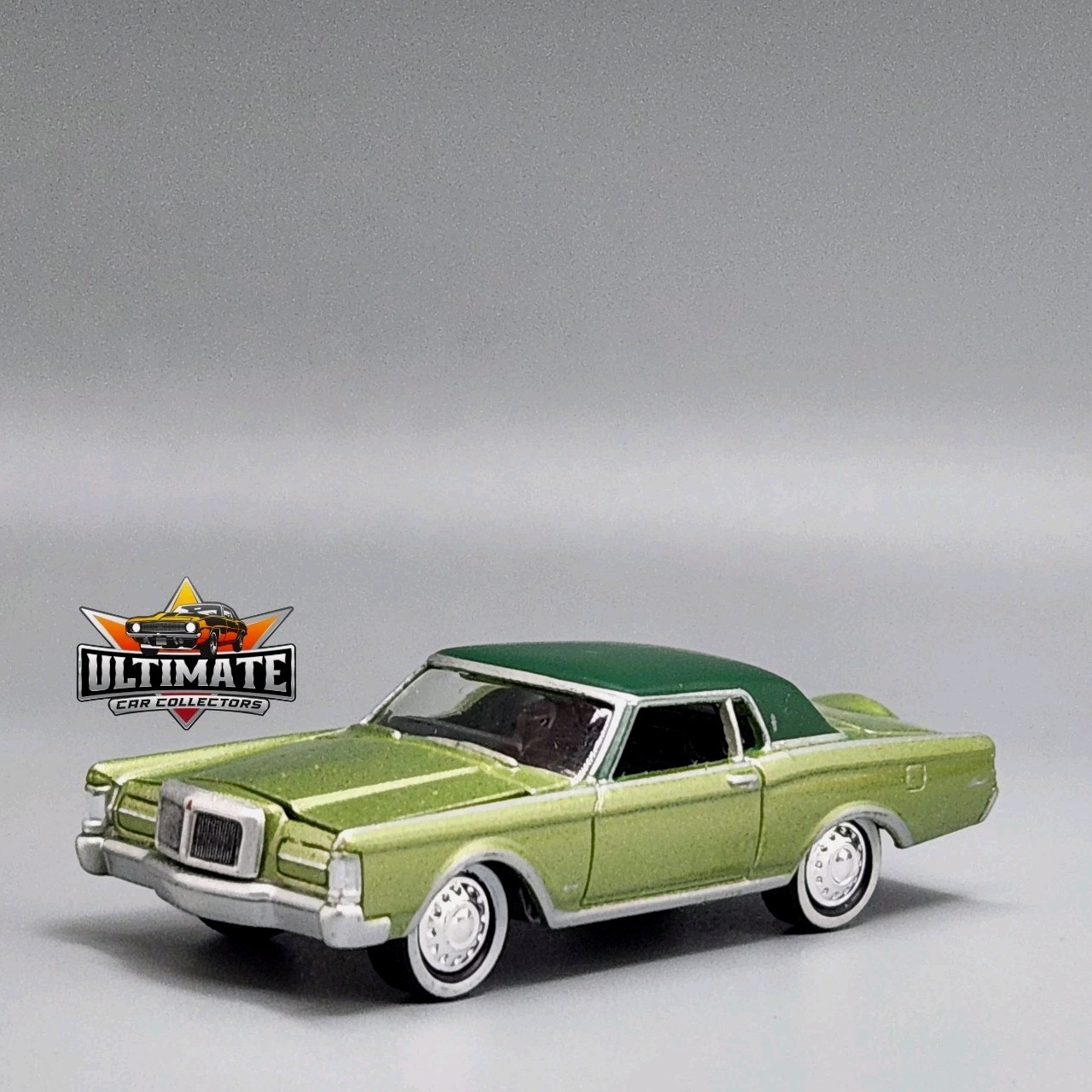 1969 Lincoln Continental Mark III Collectible 1/64 Scale Diecast Collector Car 