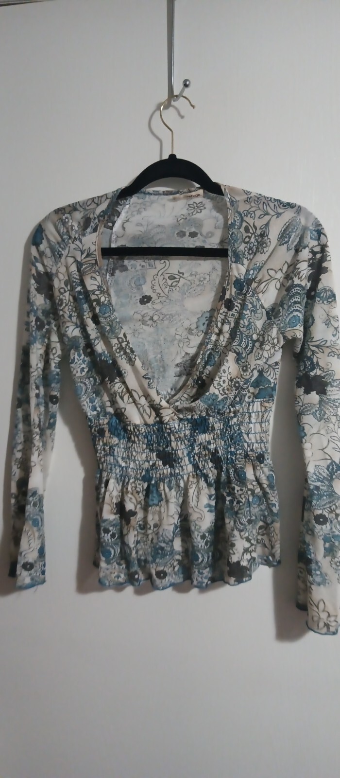 Refuge woman's blouse top size small used 