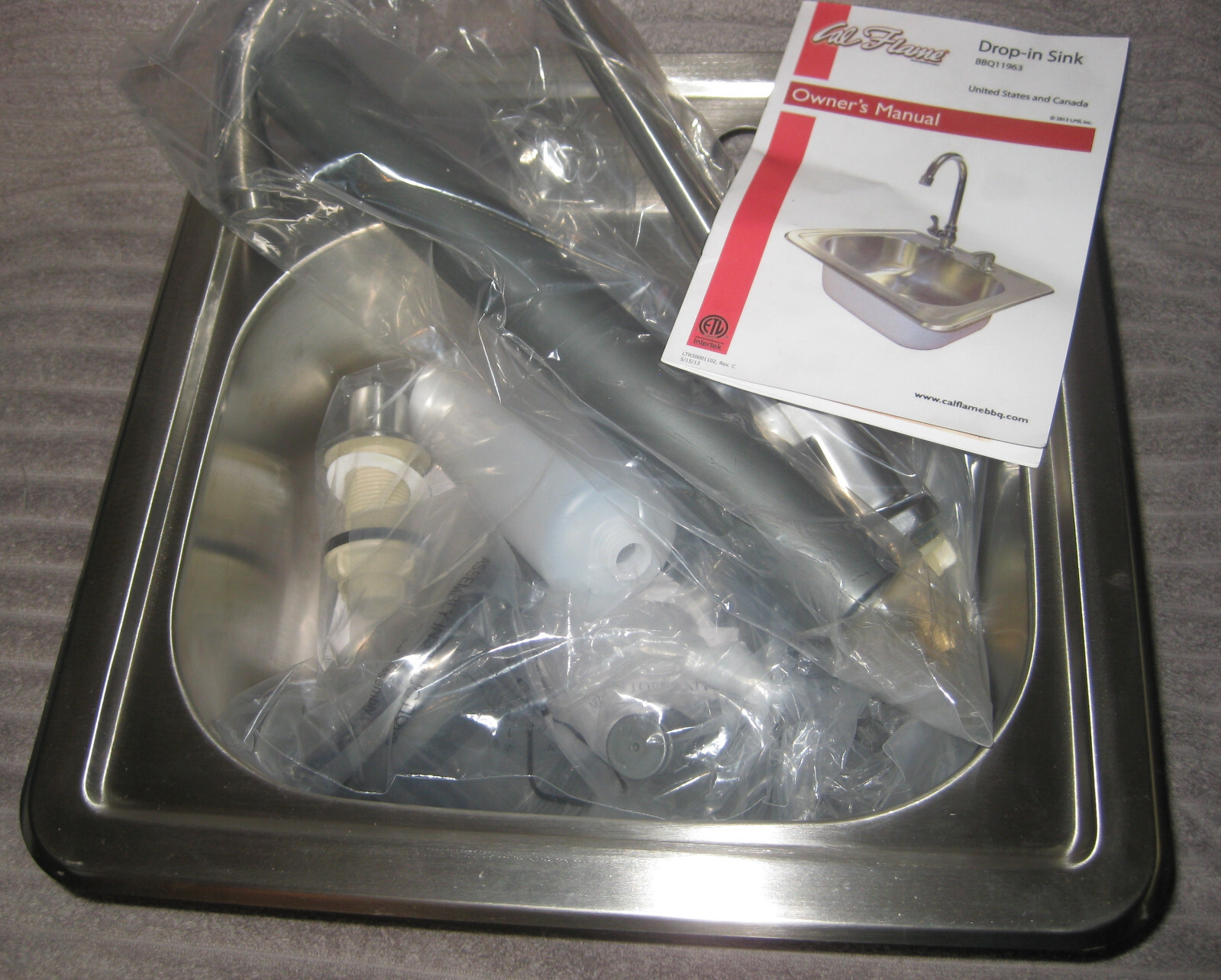 Fregadero pequeño Cal Flame de 15 pulgadas al aire libre de acero inoxidable para barbacoa1196