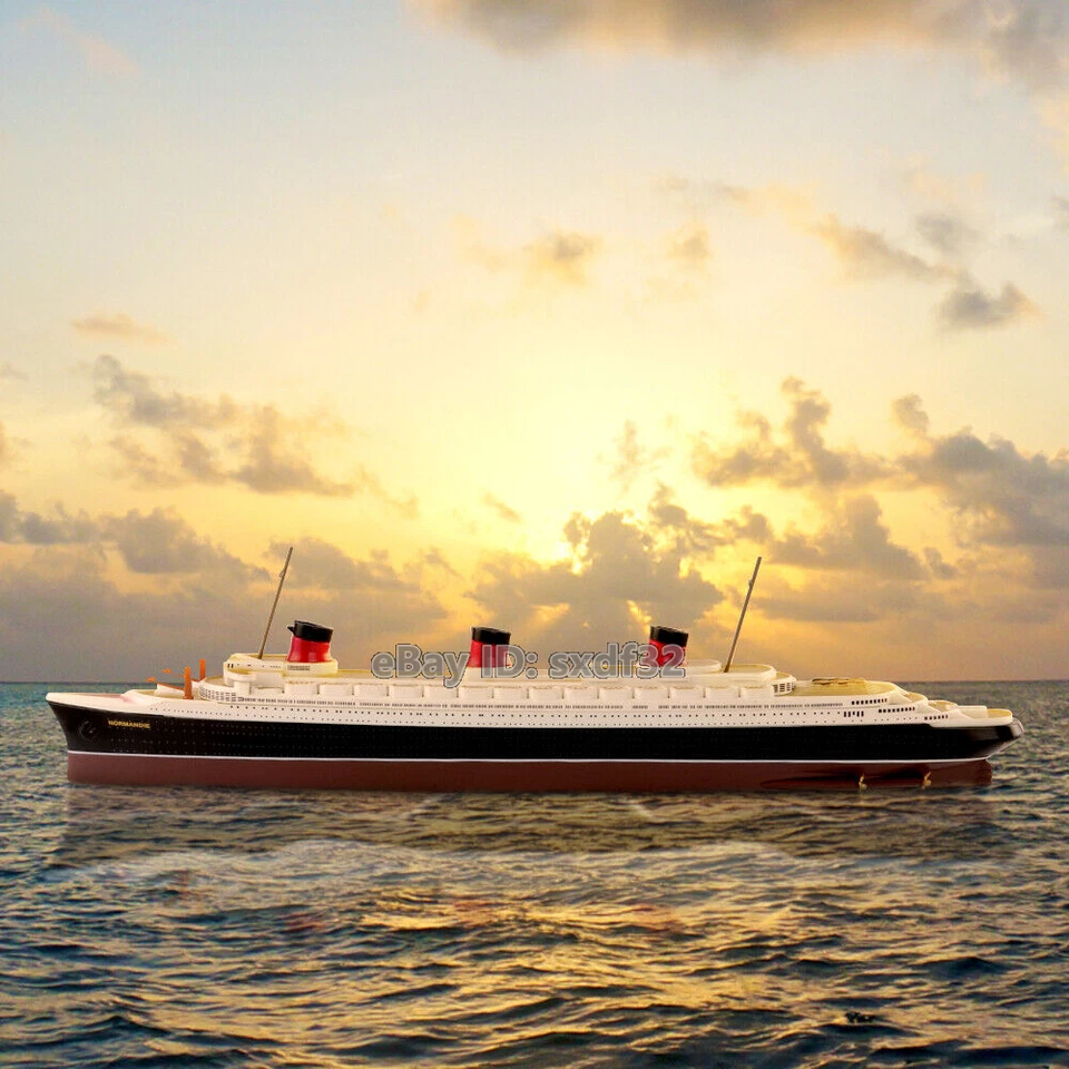 1/1250 Diecast Boat S.S. Normandie Cruise Ship Ocean Liner Model Models In Case - Image 3 of 4