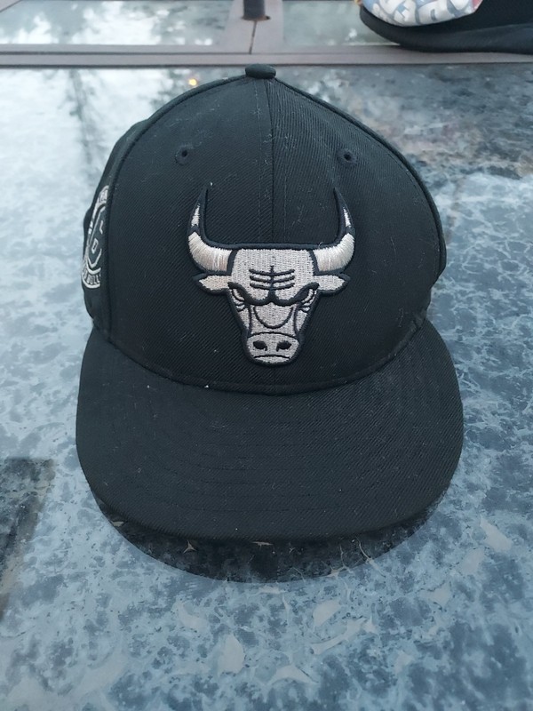 New Era 9Fifty Chicago Bulls NBA Finals 6X World Champions Snapback Hat